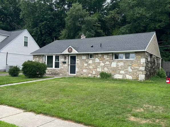 2515 Woodlawn Dr, Bristol, PA 19007