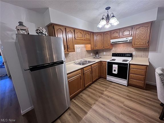 5th image of 110 Barbara Ave #2