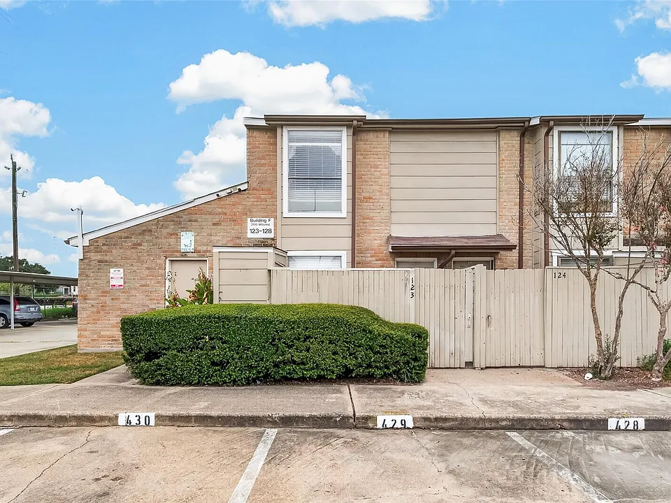 2110 Wilcrest Dr #123