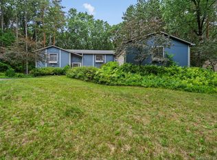 370 Wolfe Rd, Ortonville, MI 48462