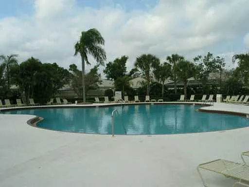 1880 SW Springfield Ct — Photo 41