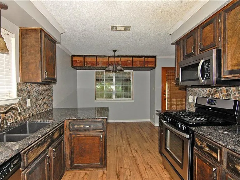 10215 Missel Thrush Dr — Photo 4