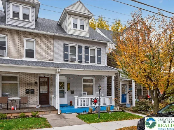 1054 Jeter Ave, Fountain Hill, PA 18015