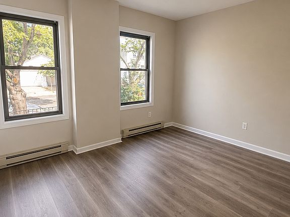 5th image of 76 Chestnut St #A