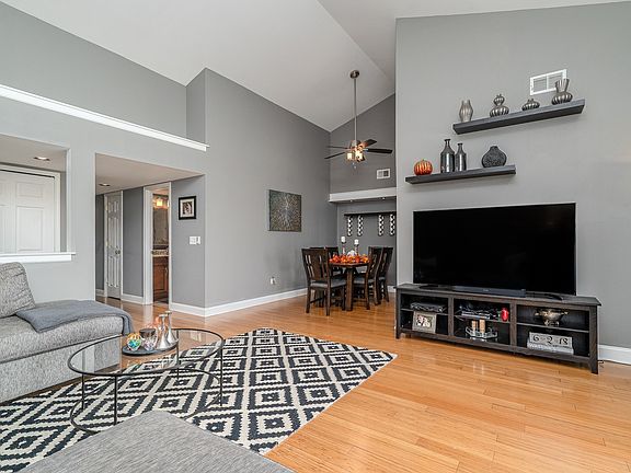 4th image of 6740 180th St APT 2W