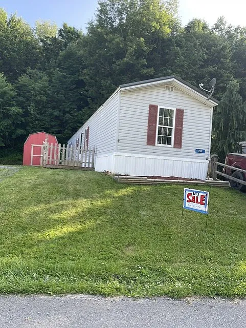 2 bed, 900 sqft, $800 — Photo 1