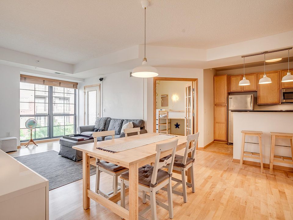 1st image of 825 Berry St APT 309