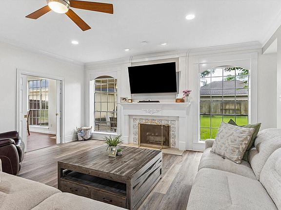 4th image of 3307 Liberty Way Dr