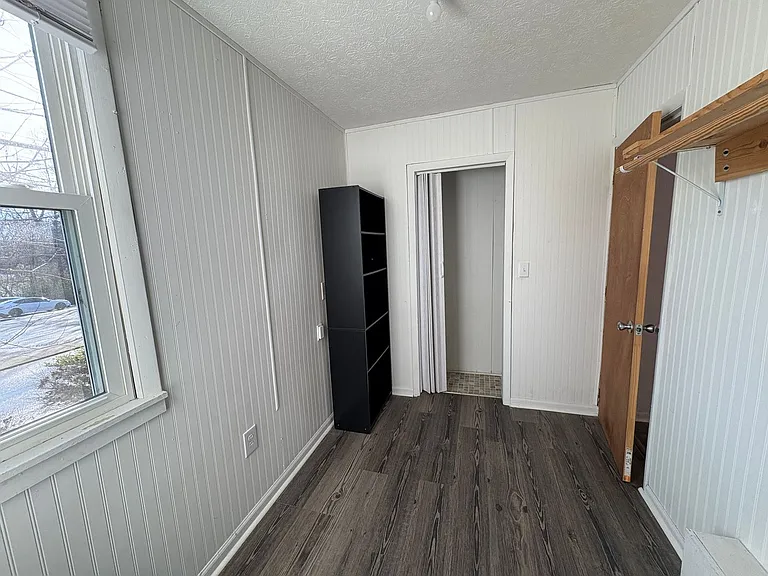 306 E Main St — Photo 5