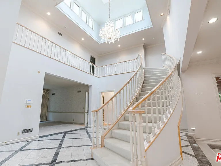 604 N Linden Dr — Photo 6