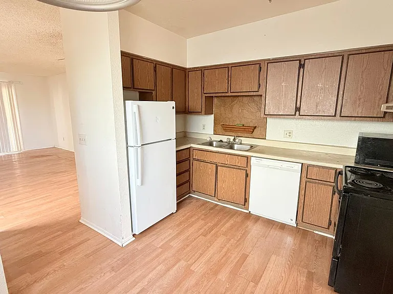 2808 E Monte Cristo Ave #201 — Photo 10