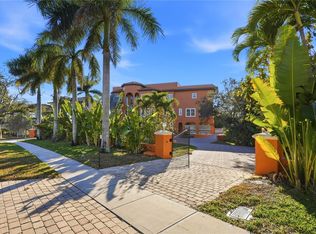 9017 Baywood Park Dr, Seminole, FL 33777