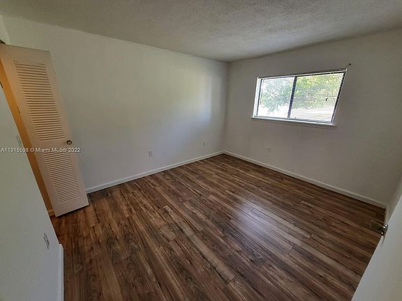 3rd image of 300 Palm Cir W APT 207