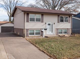 4616 47th St, Moline, IL 61265