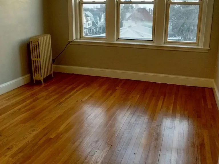 95 Nichols St — Photo 3