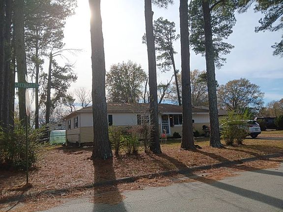 3rd image of 908 Greendale Dr