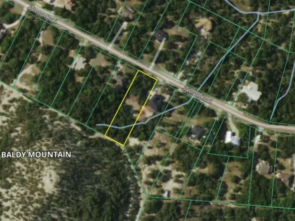 1392 Johnson Rd, Canyon Lake, TX 78133