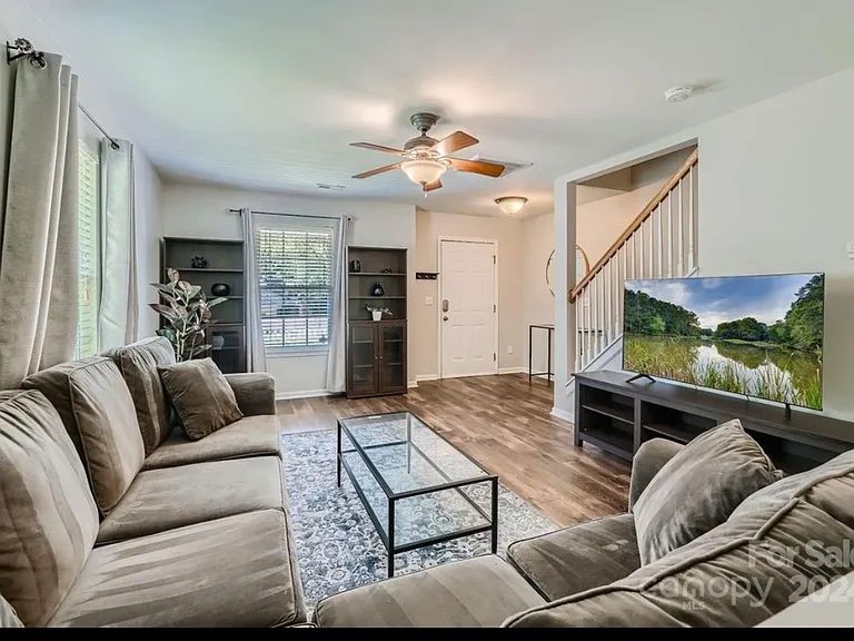 5424 River Falls Dr — Photo 5