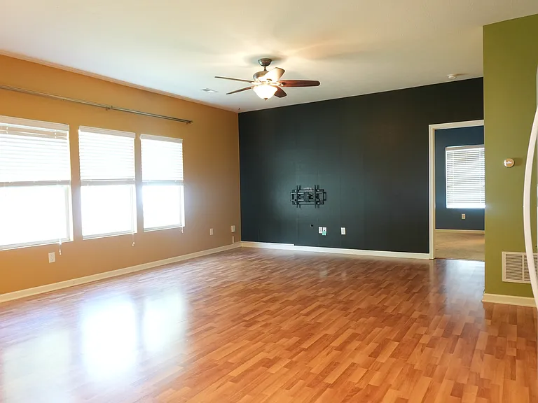 6258 Maple Glen Dr — Photo 16