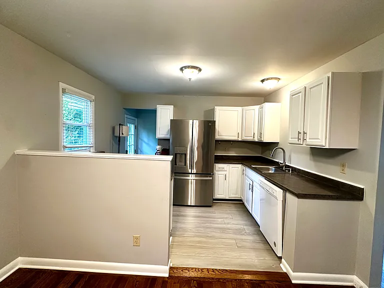 207 Ash Ln — Photo 16