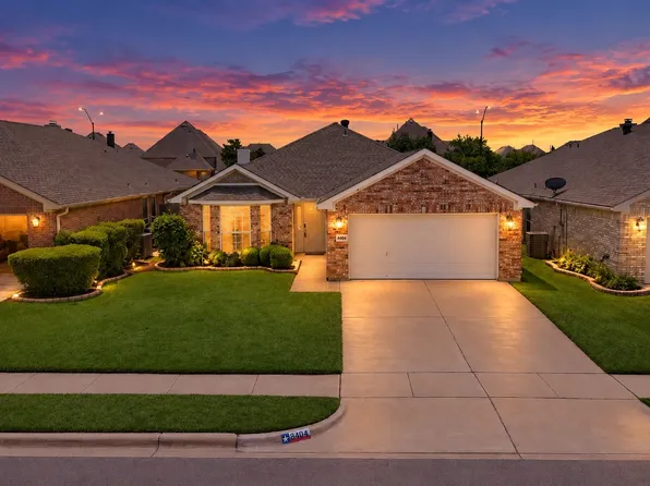 8404 Bowspirit Ln, Hurst, TX 76053