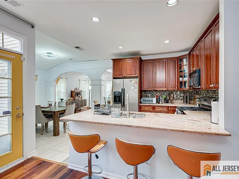 7 Stanford Dr — Photo 16