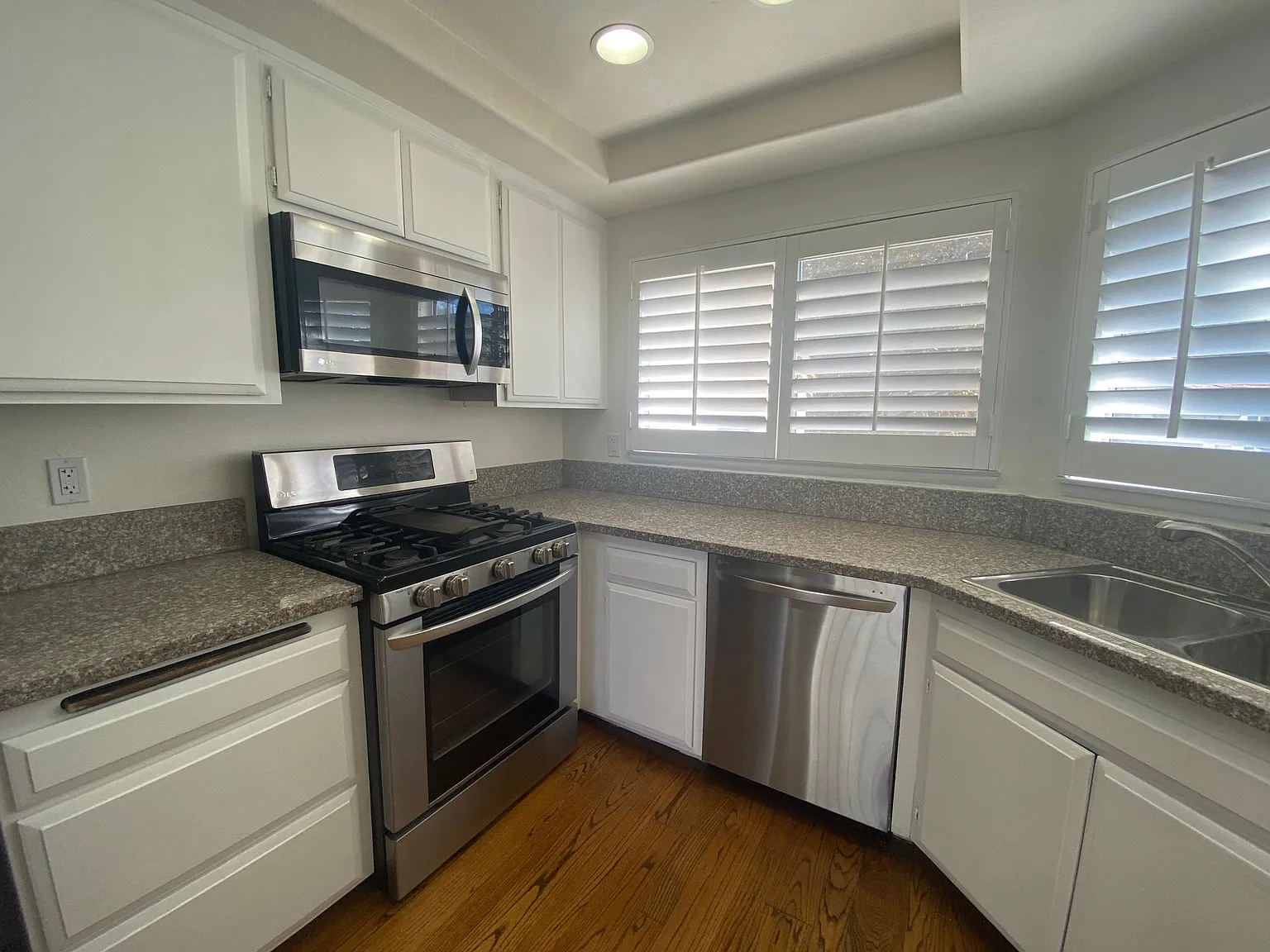 3 bed, 1610 sqft, $3,400 — Photo 4