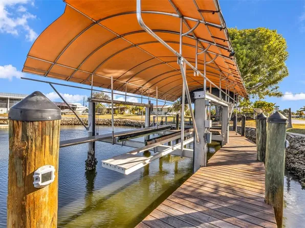 700 Longbeach Ct, Punta Gorda, FL 33950