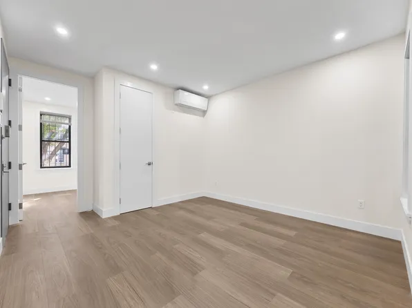 1733 Grove Street image 7 of 17