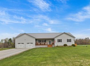 157 Donna Dr, Sheldon, VT 05483