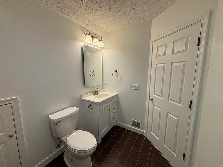 3804 Ridge Knoll Ct #305A — Photo 15