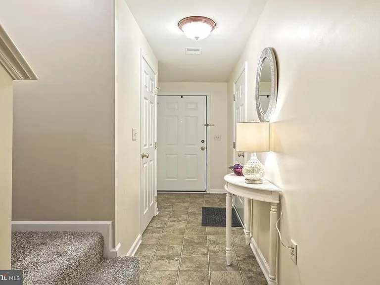 2723 Foxshire Dr — Photo 15