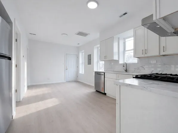 724 W 31st St #2R, Chicago, IL 60616