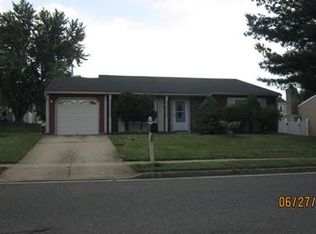 76 Wintergreen Ave E, Edison, NJ 08820