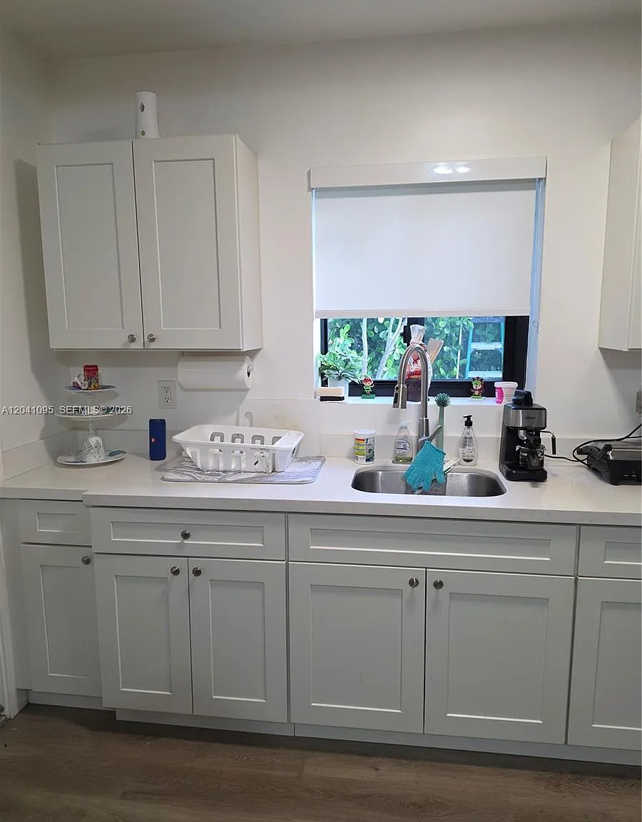 Beacon Manor — Photo 1