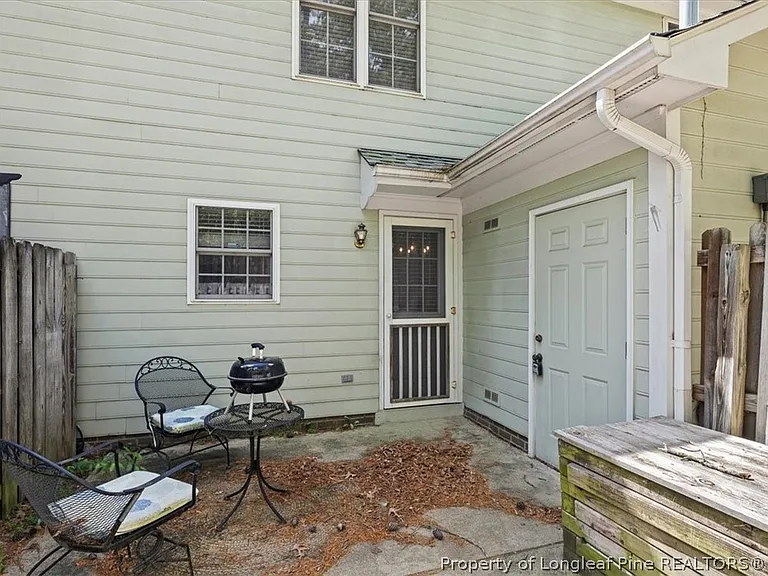 421 Cityview Ln — Photo 33