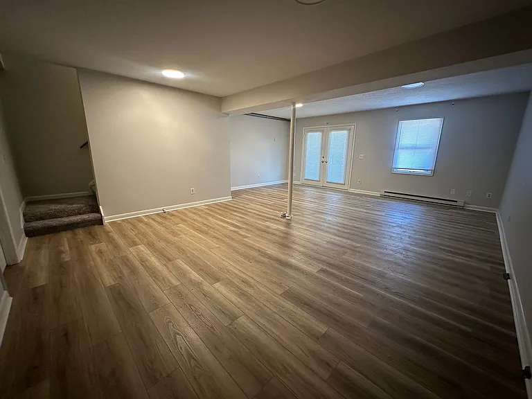 1047 Blue Ridge Dr — Photo 10