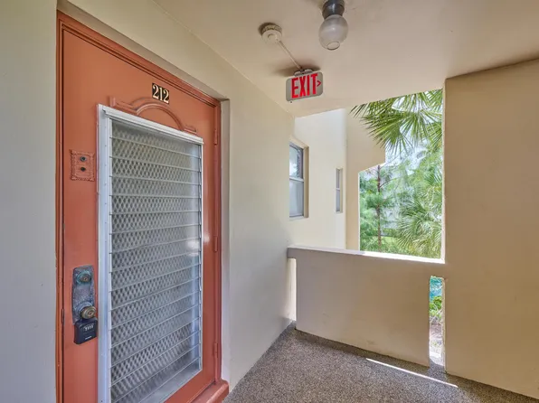 3091 E Sunrise Lakes Drive E #212, Sunrise, FL 33322