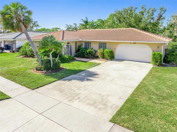 2320 Cass St, Sarasota, FL 34231