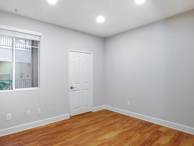 5550 W 6th St #1-202 — Photo 4