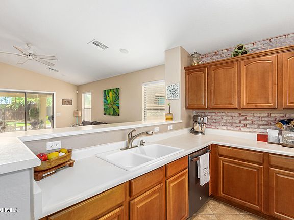 5th image of 29360 W Amelia Ave