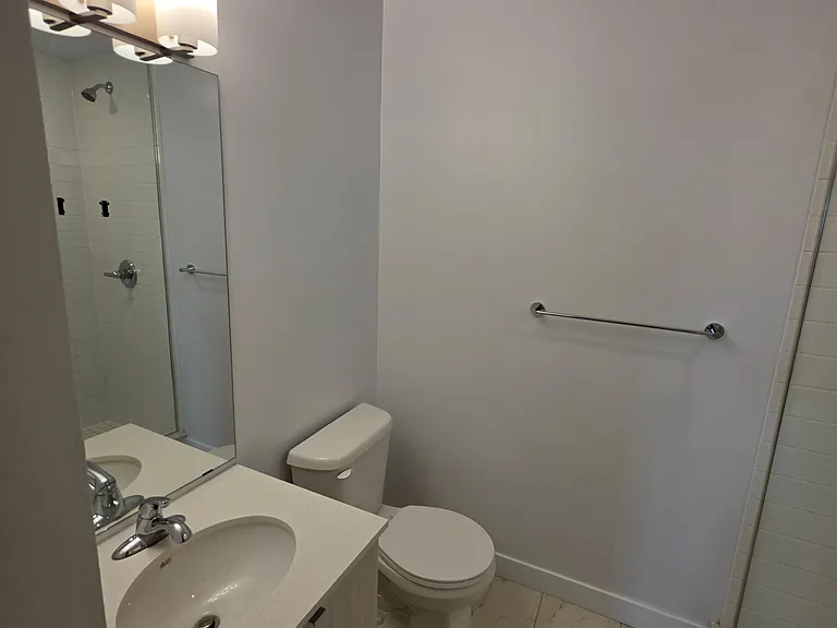 2433 Dufferin St #208 — Photo 27