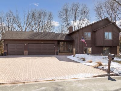 1001 Gramsey Pl, Burnsville, MN, 55306