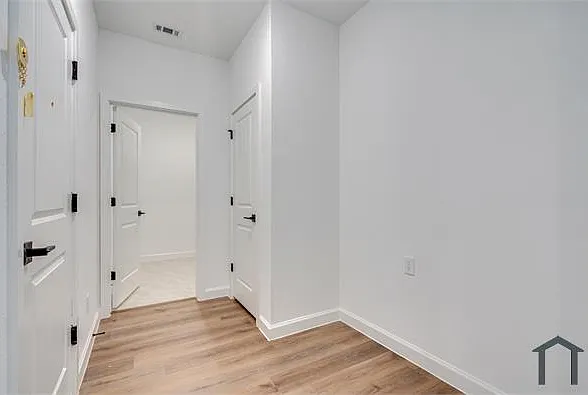 1412 Victoria St — Photo 28