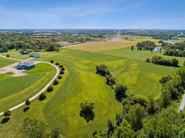 3 Saddlewood Estates Park #2, Riverside, IA 52327