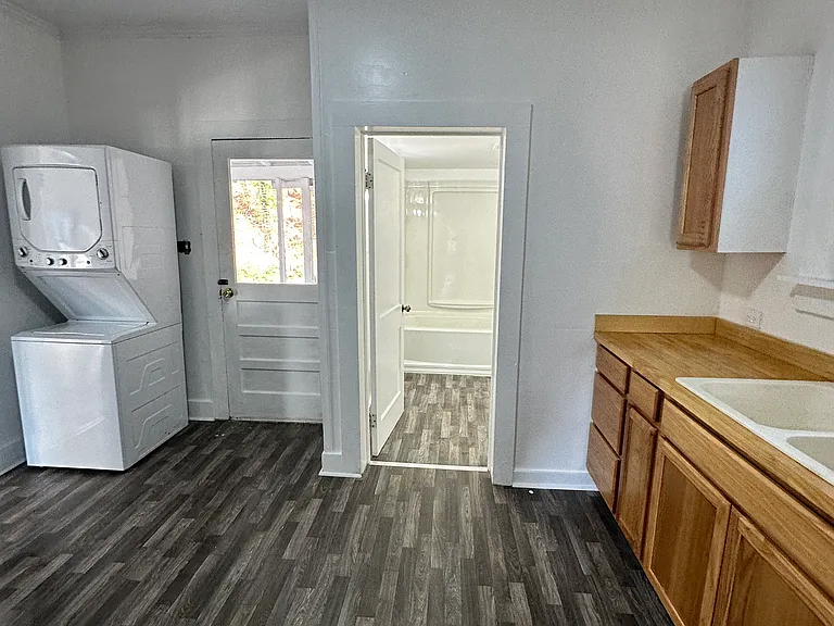 519 4th Ave — Photo 7