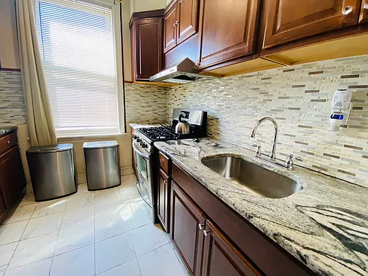 Rented by RealTegrity NY LLC | media 22