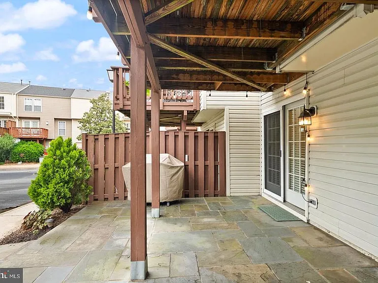 917 Rolfe Pl — Photo 56