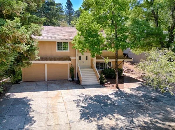 11111 Torrey Pines Dr, Auburn, CA 95602