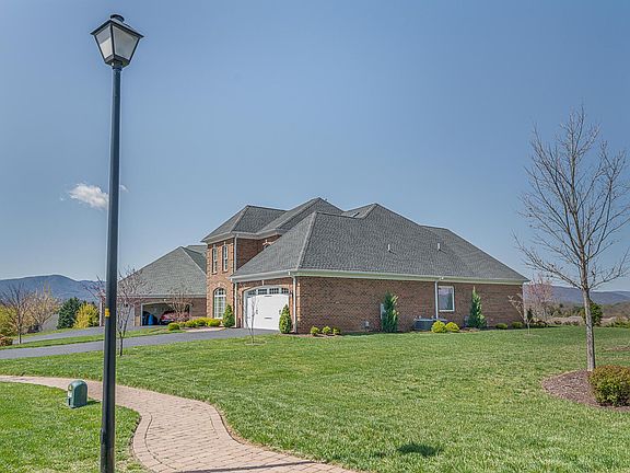 3rd image of 3205 Southwood Manor Ct
